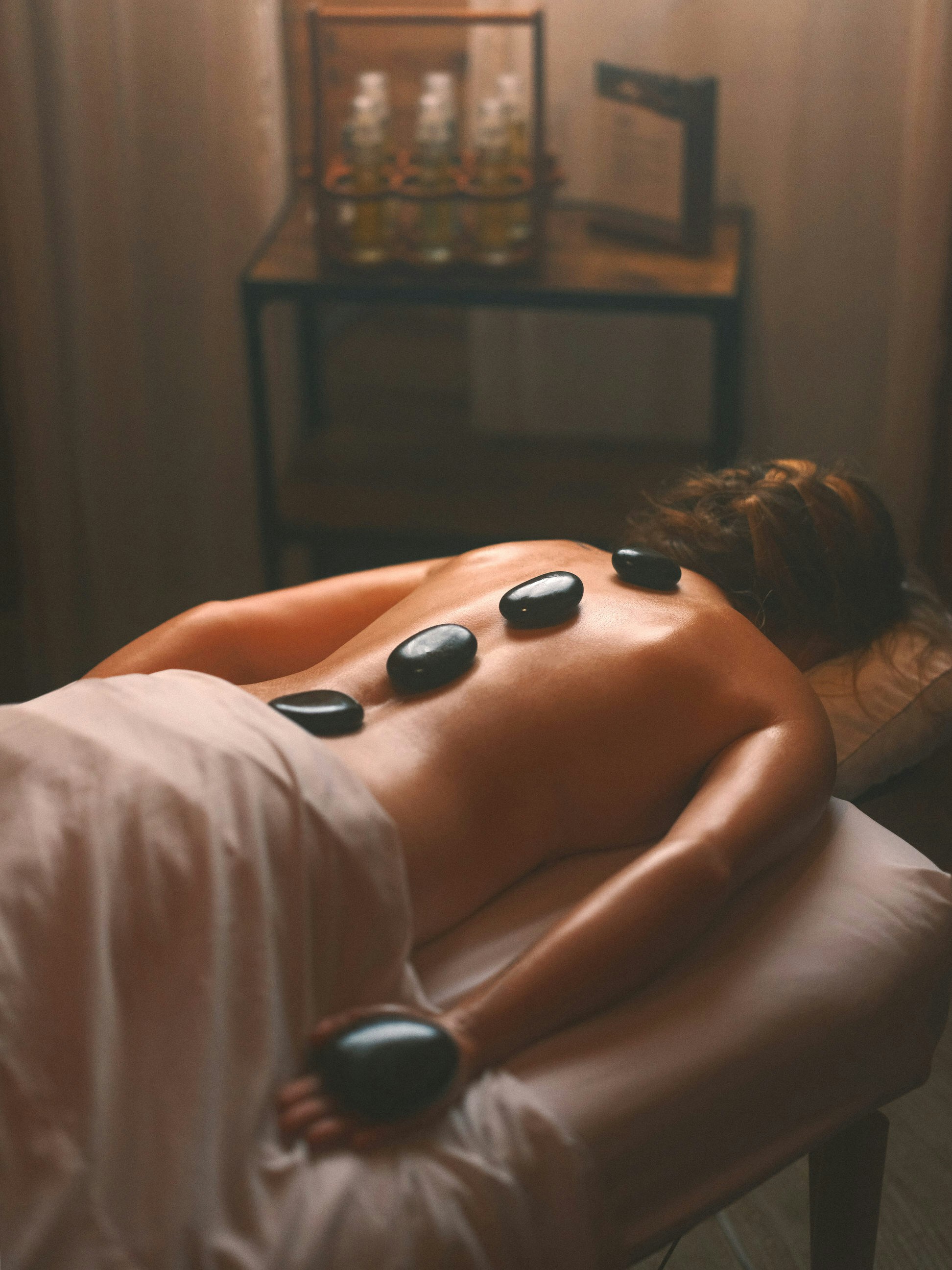 Terapia con Piedras Calientes